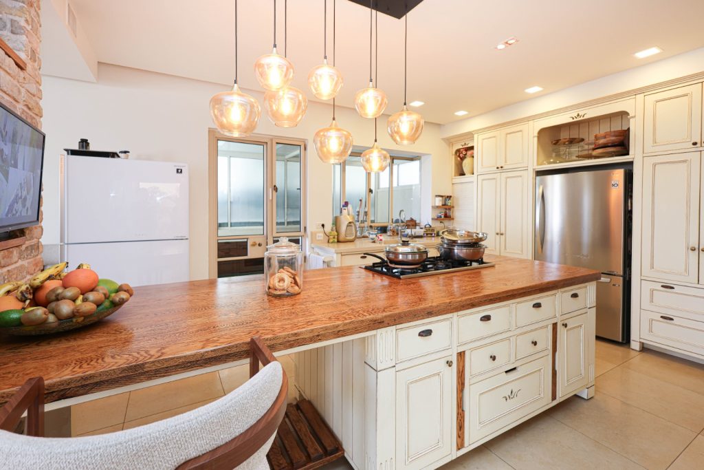 Netanya beachfront Semi-Detached Home on Exodus Street for sale