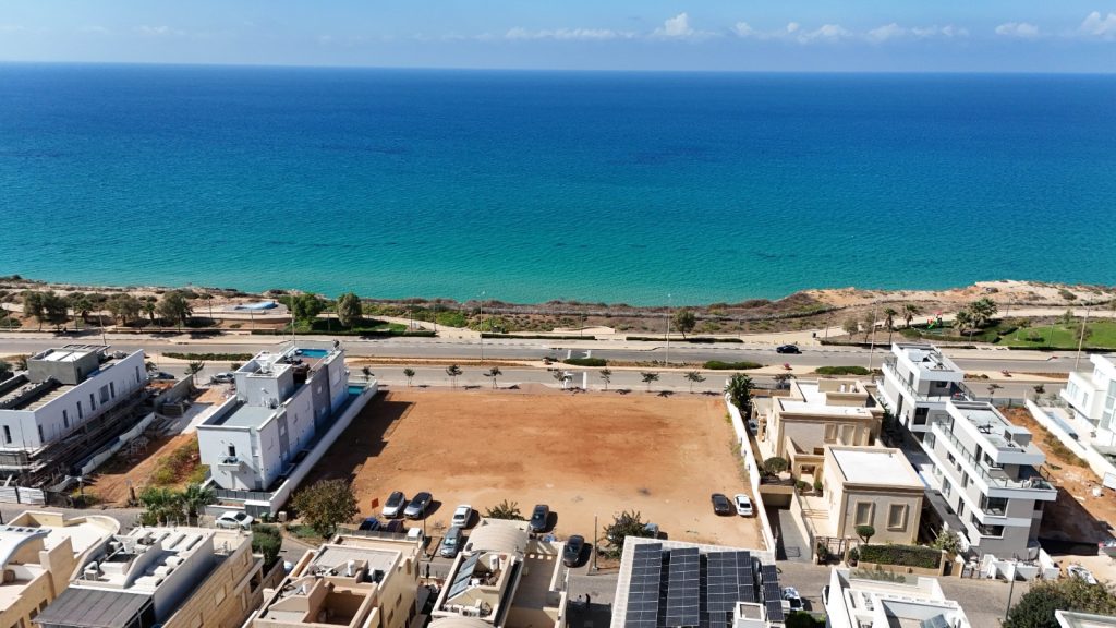 Netanya beachfront Semi-Detached Home on Exodus Street for sale