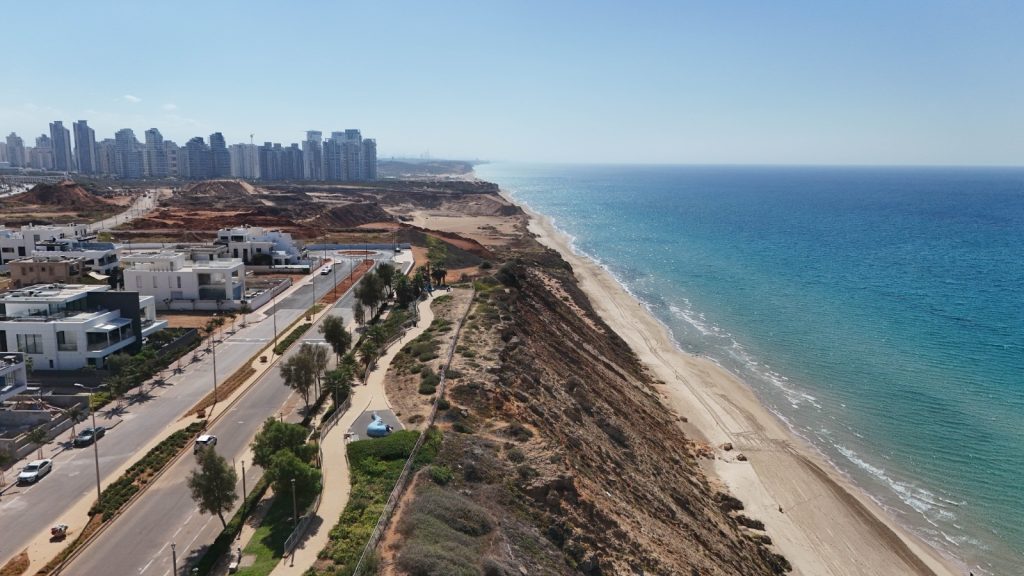 Netanya beachfront Semi-Detached Home on Exodus Street for sale
