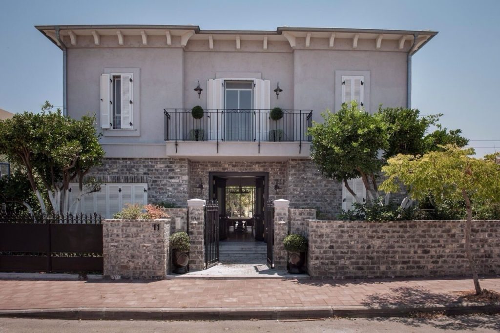 For Sale in Kfar Netter – A Truly Unique Architect-Designed Home