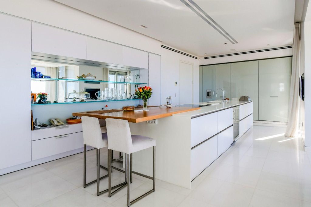 For Sale – An Extraordinary Oceanfront Penthouse in Ir Yamim, Netanya