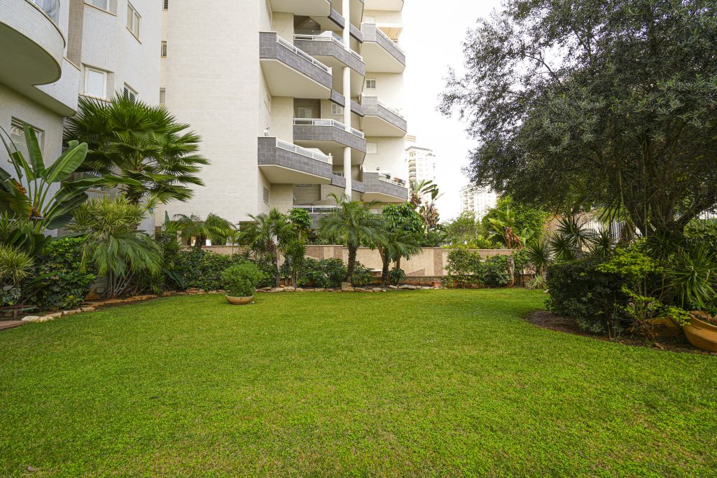 Netanya apartments for sale– 5-Room Apartment in Ramat Poleg 